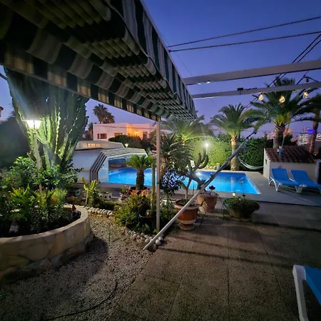 Dom wakacyjny Almendros Con Piscina Privada