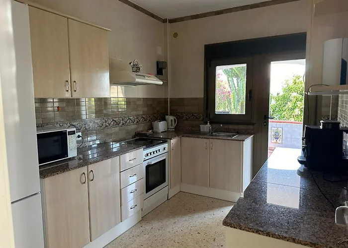 Almendros Con Piscina Privada Feriehus