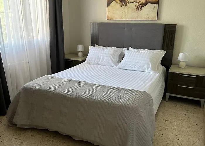 Almendros Con Piscina Privada Feriehus