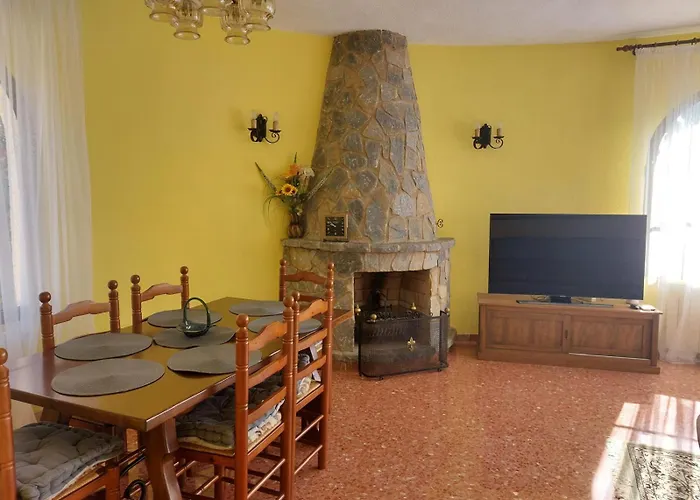 Almendros Con Piscina Privada Feriehus